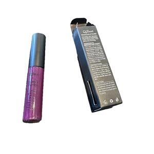 QiBest non-sticking lip gloss in a deep, vibrant purple color